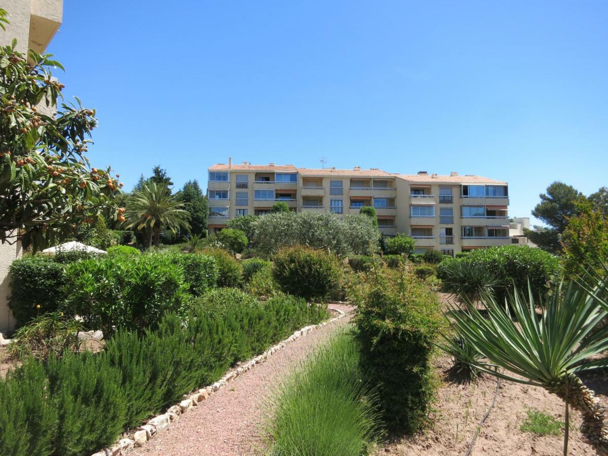 Joli Studio A Front De Mer Saint-Raphael  Exterior photo